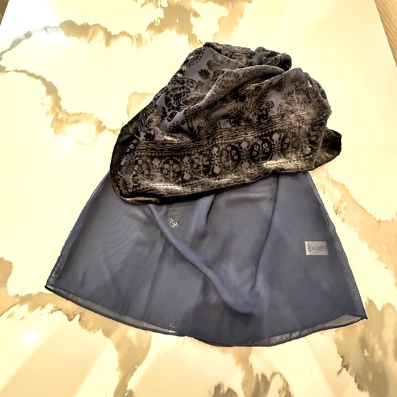 Elegant, $128 NWT Max Studio velvet textured halter top blouse. - Picture 12 of 12